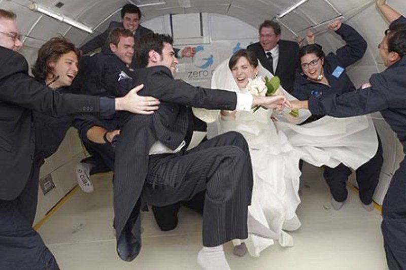 Matrimonio nello spazio a gravità zero!!!